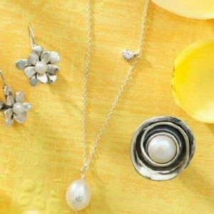 Silpada lily pearl ring size 7